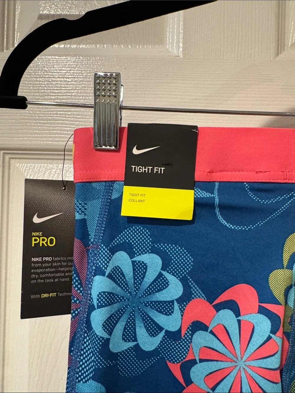 NWT NIKE PRO Floral Capri Leggings in Blue & Pink kids size large